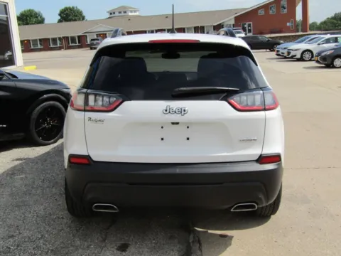 More photos of 2022 Jeep Cherokee Latitude Lux at Pettijohn Auto Center, MO