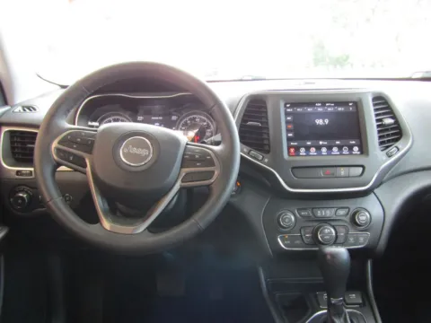 More photos of 2022 Jeep Cherokee Latitude Lux at Pettijohn Auto Center, MO