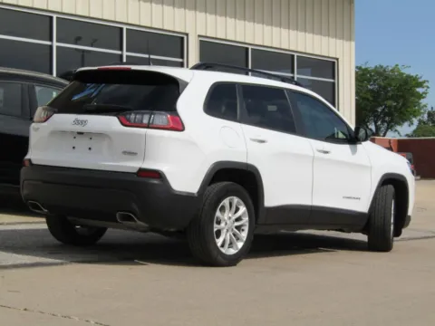 Another view of 2022 Jeep Cherokee Latitude Lux for sale in Bethany, MO at Pettijohn Auto Center