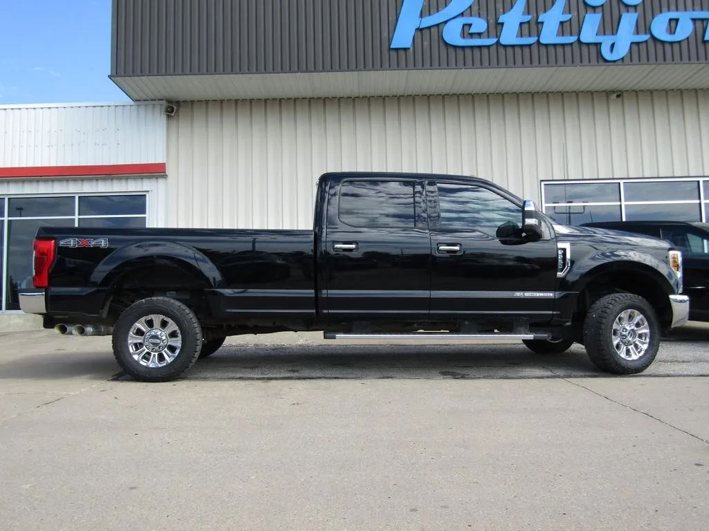 Used 2018 Ford F-250 Super Duty XLT with VIN 1FT7W2BT3JEC57271 for sale in Kansas City