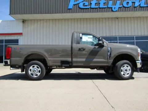 Photos of 2026 Ford F-350SD XLT for sale in Bethany, MO at Pettijohn Auto Center