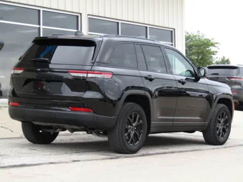 Another view of 2025 Jeep Grand Cherokee Altitude for sale in Bethany, MO at Pettijohn Auto Center