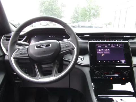 More photos of 2025 Jeep Grand Cherokee Altitude at Pettijohn Auto Center, MO