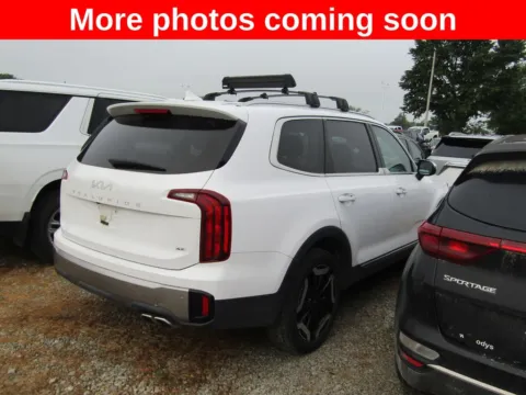 More photos of 2025 Kia Telluride S at Pettijohn Auto Center, MO