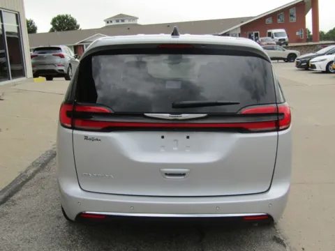 More photos of 2024 Chrysler Pacifica Touring L at Pettijohn Auto Center, MO