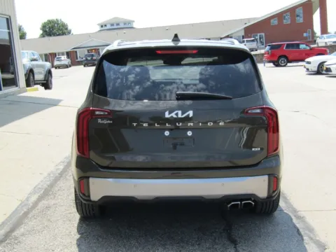 More photos of 2025 Kia Telluride S at Pettijohn Auto Center, MO