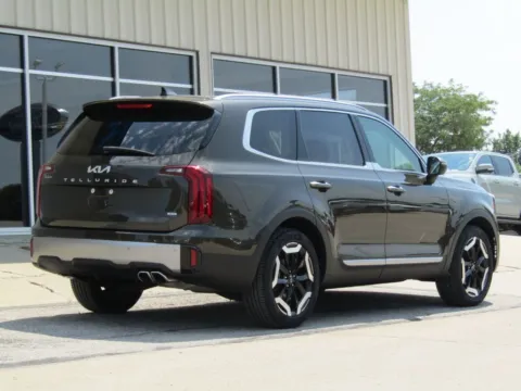 Another view of 2025 Kia Telluride S for sale in Bethany, MO at Pettijohn Auto Center