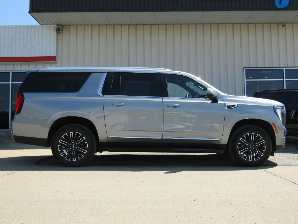 Used 2025 GMC Yukon XL Elevation with VIN 1GKS2GRD9SR104958 for sale in Kansas City