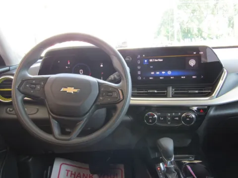 More photos of 2024 Chevrolet Trax LT at Pettijohn Auto Center, MO