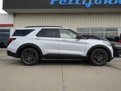 Photos of 2026 Ford Explorer ST for sale in Bethany, MO at Pettijohn Auto Center