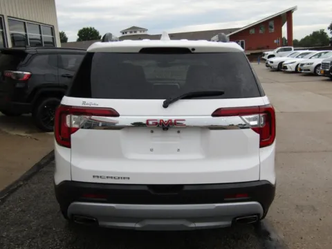 More photos of 2022 GMC Acadia SLE at Pettijohn Auto Center, MO