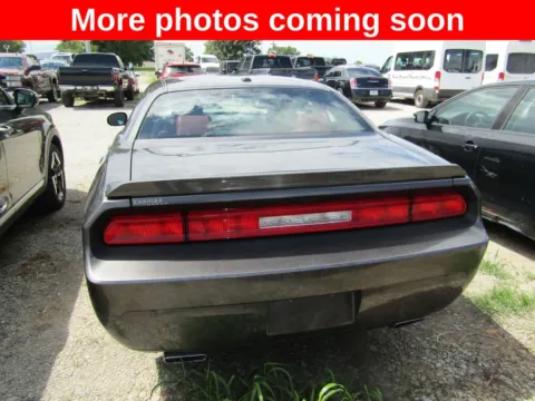 More photos of 2014 Dodge Challenger R/T at Pettijohn Auto Center, MO