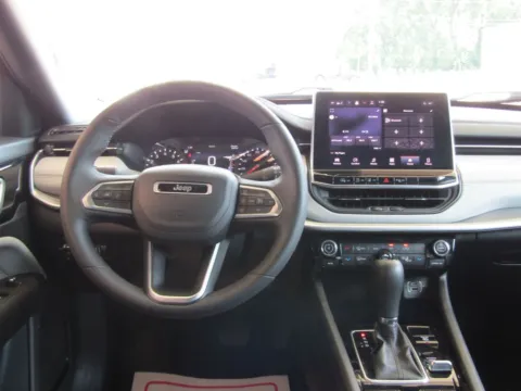 More photos of 2025 Jeep Compass Limited at Pettijohn Auto Center, MO