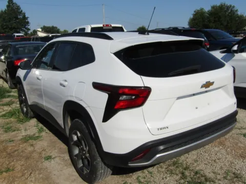 Another view of 2025 Chevrolet Trax LT for sale in Bethany, MO at Pettijohn Auto Center