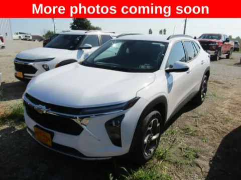 White 2025 Chevrolet Trax LT for sale in Bethany, MO