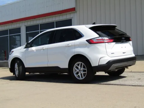 More photos of 2024 Ford Edge SEL at Pettijohn Auto Center, MO