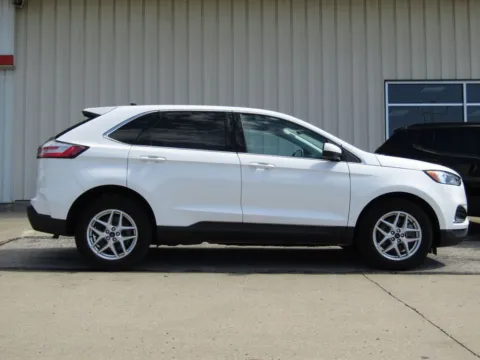 Photos of 2024 Ford Edge SEL for sale in Bethany, MO at Pettijohn Auto Center