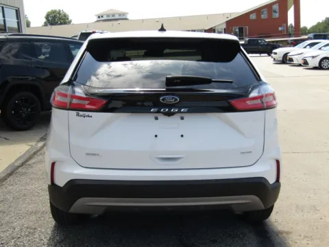 More photos of 2024 Ford Edge SEL at Pettijohn Auto Center, MO
