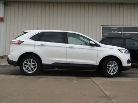 Photos of 2024 Ford Edge SEL for sale in Bethany, MO at Pettijohn Auto Center