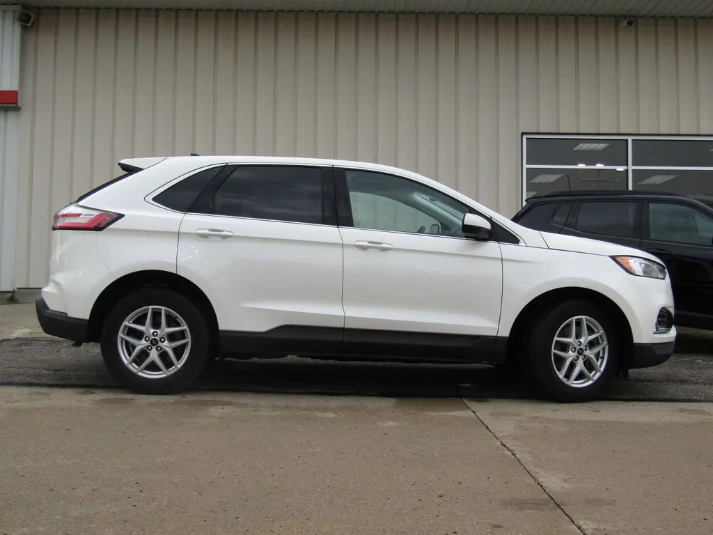 Used 2024 Ford Edge SEL with VIN 2FMPK4J97RBB16106 for sale in Kansas City