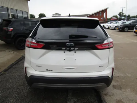 More photos of 2024 Ford Edge SEL at Pettijohn Auto Center, MO
