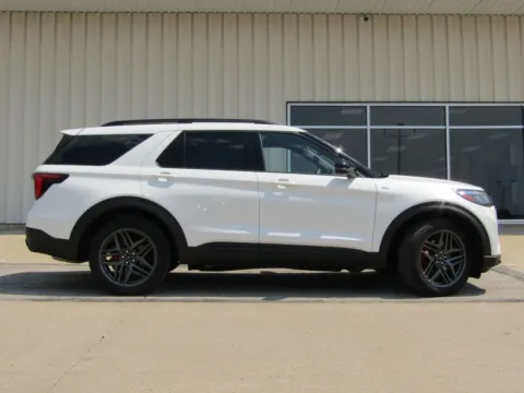Photos of 2025 Ford Explorer ST-Line for sale in Bethany, MO at Pettijohn Auto Center