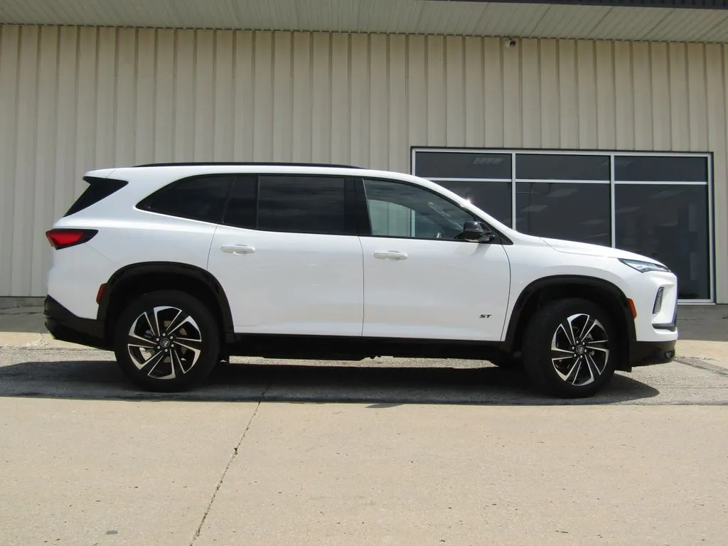 Used 2025 Buick Enclave Sport Touring with VIN 5GAEVBRS0SJ241398 for sale in Kansas City