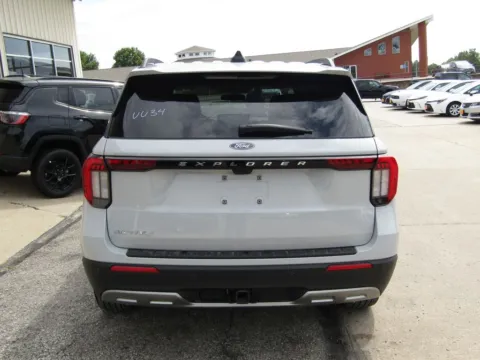 More photos of 2027 Ford Explorer Active at Pettijohn Auto Center, MO