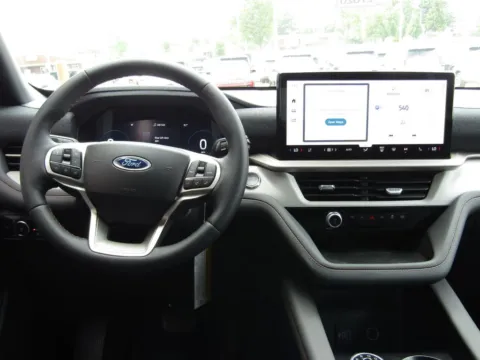 More photos of 2027 Ford Explorer Active at Pettijohn Auto Center, MO