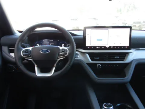 More photos of 2027 Ford Explorer Active at Pettijohn Auto Center, MO