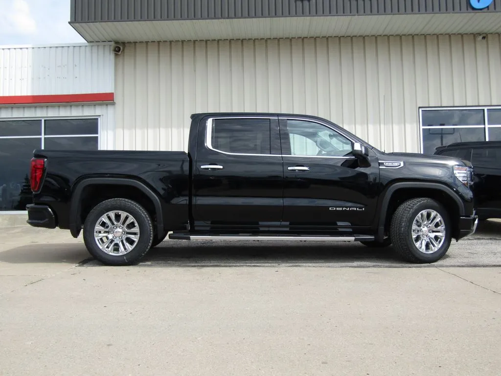 2026 GMC Sierra 1500 Denali - Photo 2