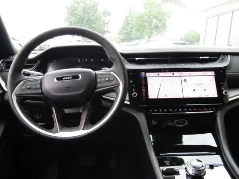 More photos of 2027 Jeep Grand Cherokee Limited at Pettijohn Auto Center, MO