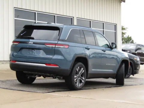 Another view of 2027 Jeep Grand Cherokee Limited for sale in Bethany, MO at Pettijohn Auto Center
