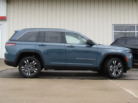 Photos of 2027 Jeep Grand Cherokee Limited for sale in Bethany, MO at Pettijohn Auto Center