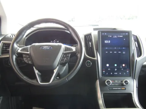 More photos of 2023 Ford Edge SEL at Pettijohn Auto Center, MO
