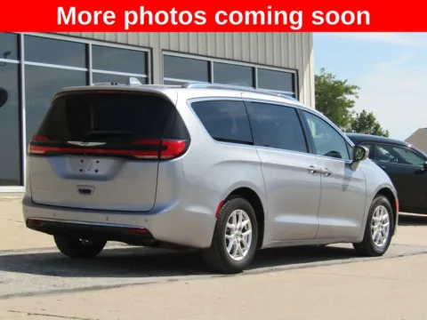 Another view of 2021 Chrysler Pacifica Touring L for sale in Bethany, MO at Pettijohn Auto Center