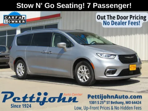 Silver 2021 Chrysler Pacifica Touring L for sale in Bethany, MO
