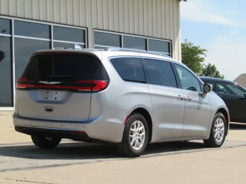 Another view of 2021 Chrysler Pacifica Touring L for sale in Bethany, MO at Pettijohn Auto Center