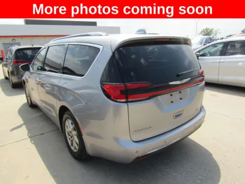 Another view of 2021 Chrysler Pacifica Touring L for sale in Bethany, MO at Pettijohn Auto Center