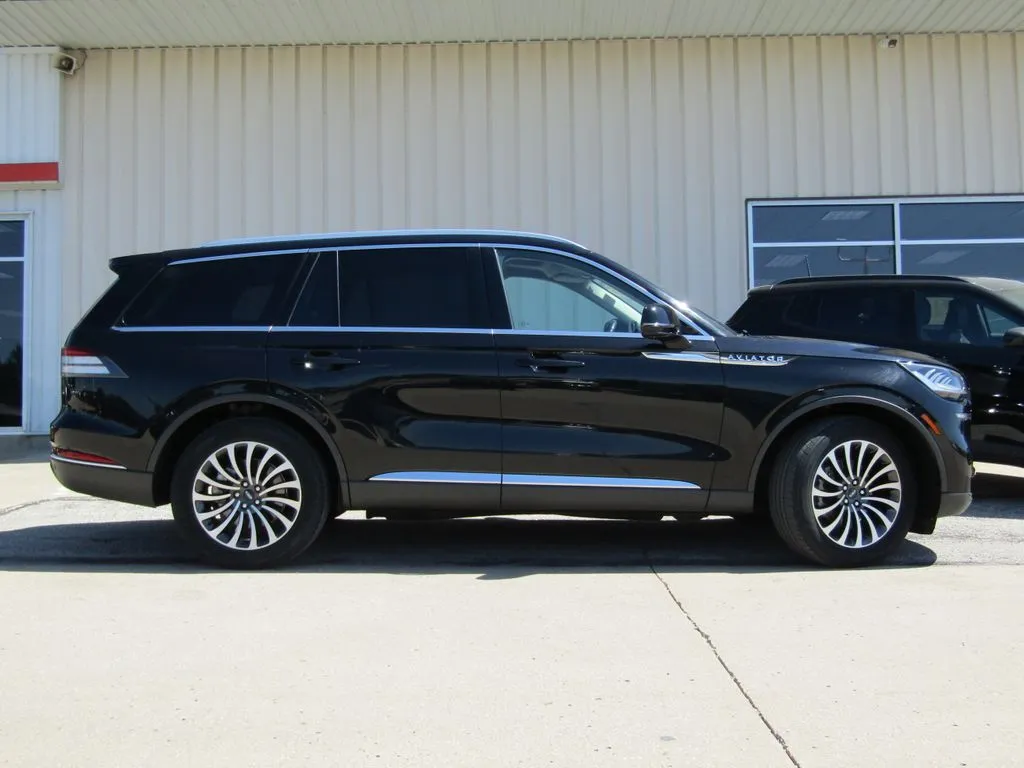 Used 2023 Lincoln Aviator Reserve with VIN 5LM5J7XC2PGL11046 for sale in Kansas City