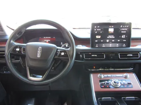 More photos of 2023 Lincoln Aviator Reserve at Pettijohn Auto Center, MO