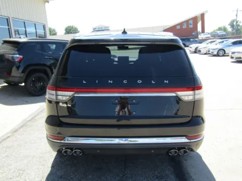 More photos of 2023 Lincoln Aviator Reserve at Pettijohn Auto Center, MO