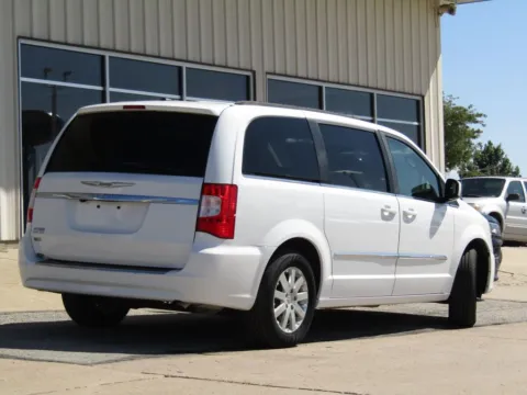 Another view of 2016 Chrysler Town & Country Touring for sale in Bethany, MO at Pettijohn Auto Center