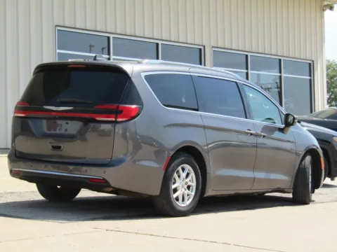 Another view of 2021 Chrysler Pacifica Touring L for sale in Bethany, MO at Pettijohn Auto Center
