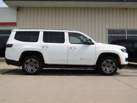 Photos of 2025 Jeep Wagoneer Series II for sale in Bethany, MO at Pettijohn Auto Center