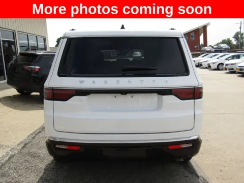 More photos of 2025 Jeep Wagoneer Series II at Pettijohn Auto Center, MO