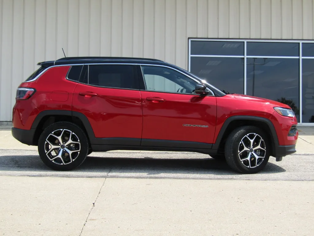 Used 2025 Jeep Compass Limited with VIN 3C4NJDCN9ST546190 for sale in Kansas City