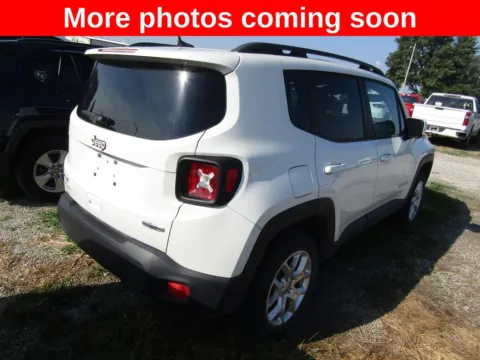 More photos of 2018 Jeep Renegade Latitude at Pettijohn Auto Center, MO