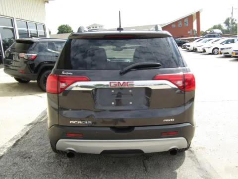 More photos of 2018 GMC Acadia SLT-2 at Pettijohn Auto Center, MO