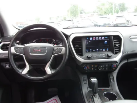 More photos of 2018 GMC Acadia SLT-2 at Pettijohn Auto Center, MO
